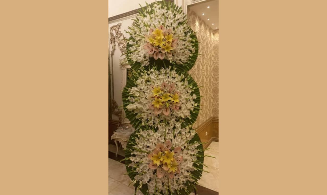 تاج گل سهطبقه گلایلی